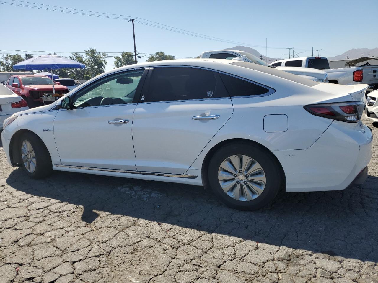 2016 Hyundai Sonata Hybrid vin: KMHE24L15GA023625