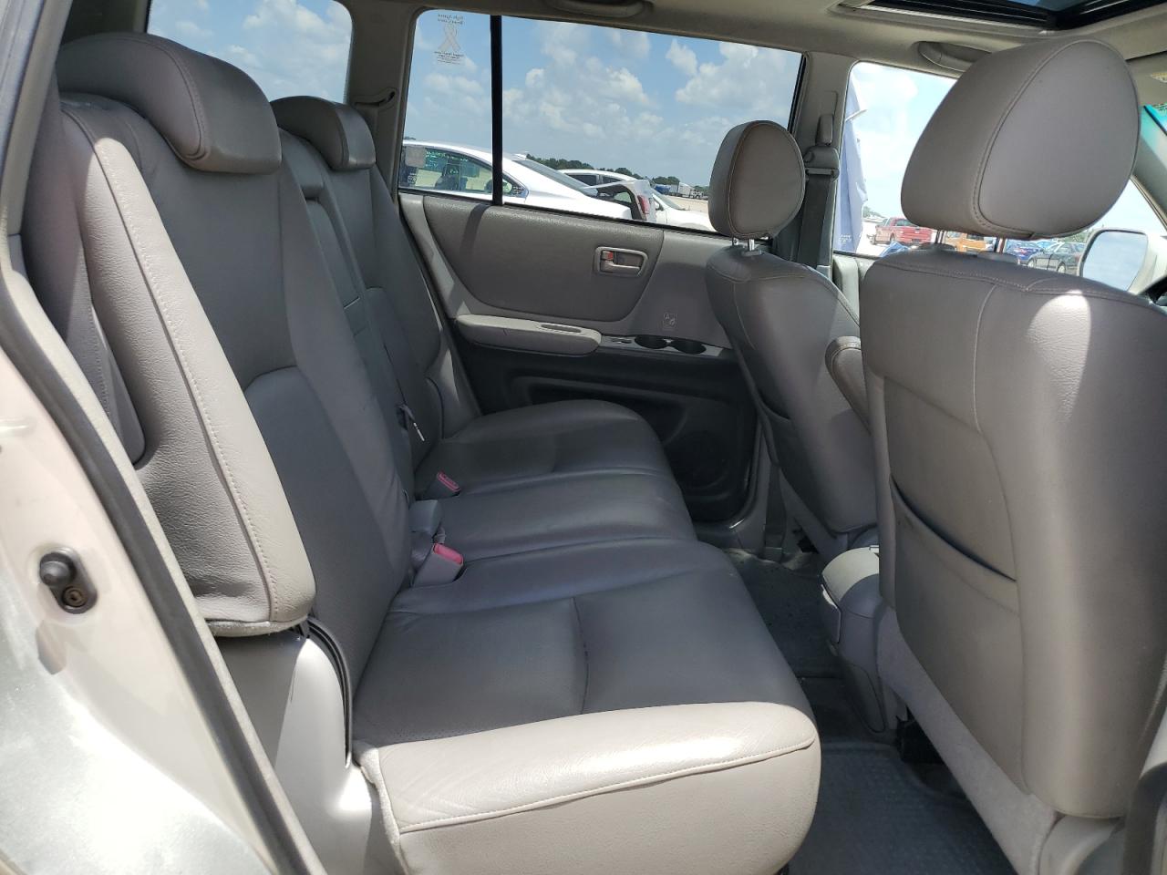 JTEEP21A540031458 2004 Toyota Highlander