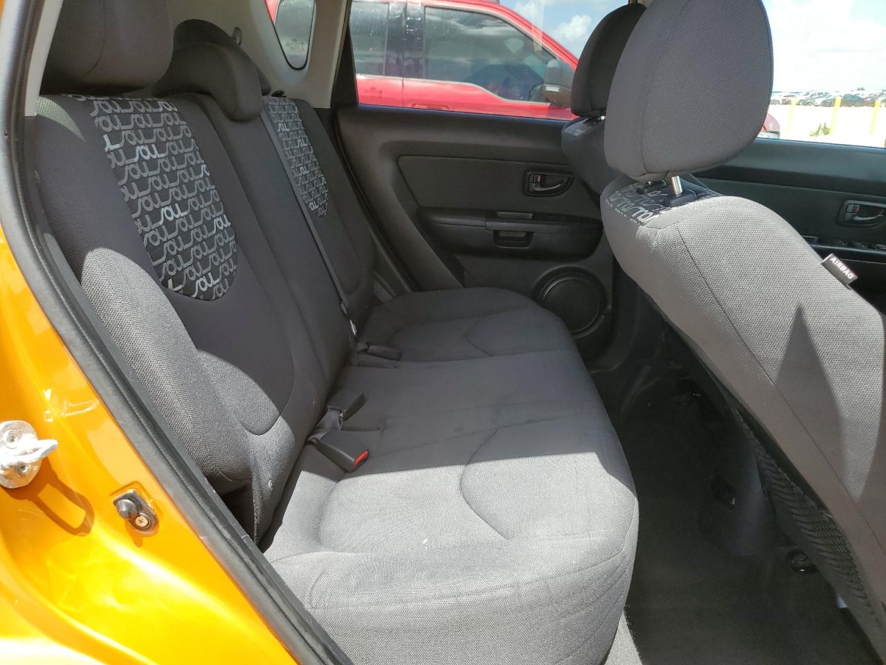 KNDJT2A27B7300328 2011 Kia Soul +