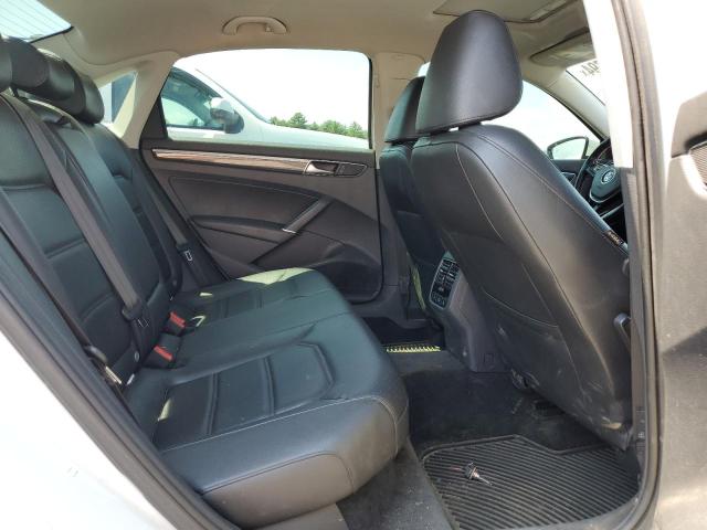 2017 VOLKSWAGEN PASSAT SE - 1VWGT7A32HC040434
