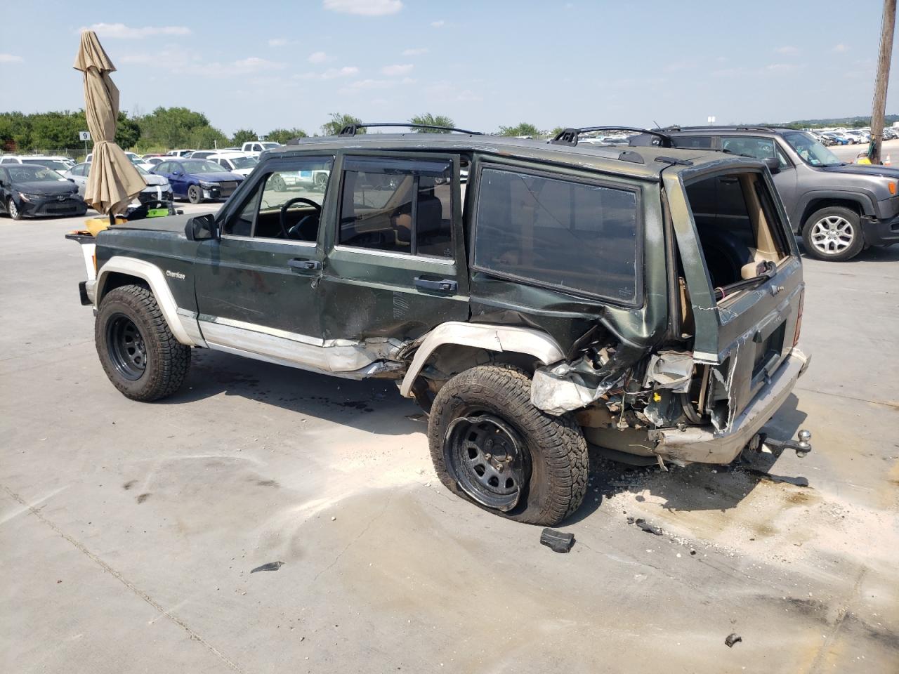 Lot #2960061213 1995 JEEP CHEROKEE C