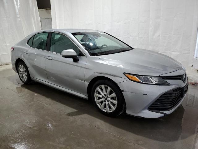 VIN 4T1B11HKXKU248748 2019 Toyota Camry, L no.4