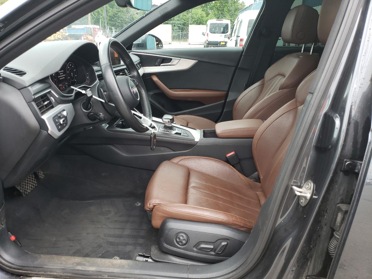 WAUFNAF49HN025583 2017 Audi A4 Prestige