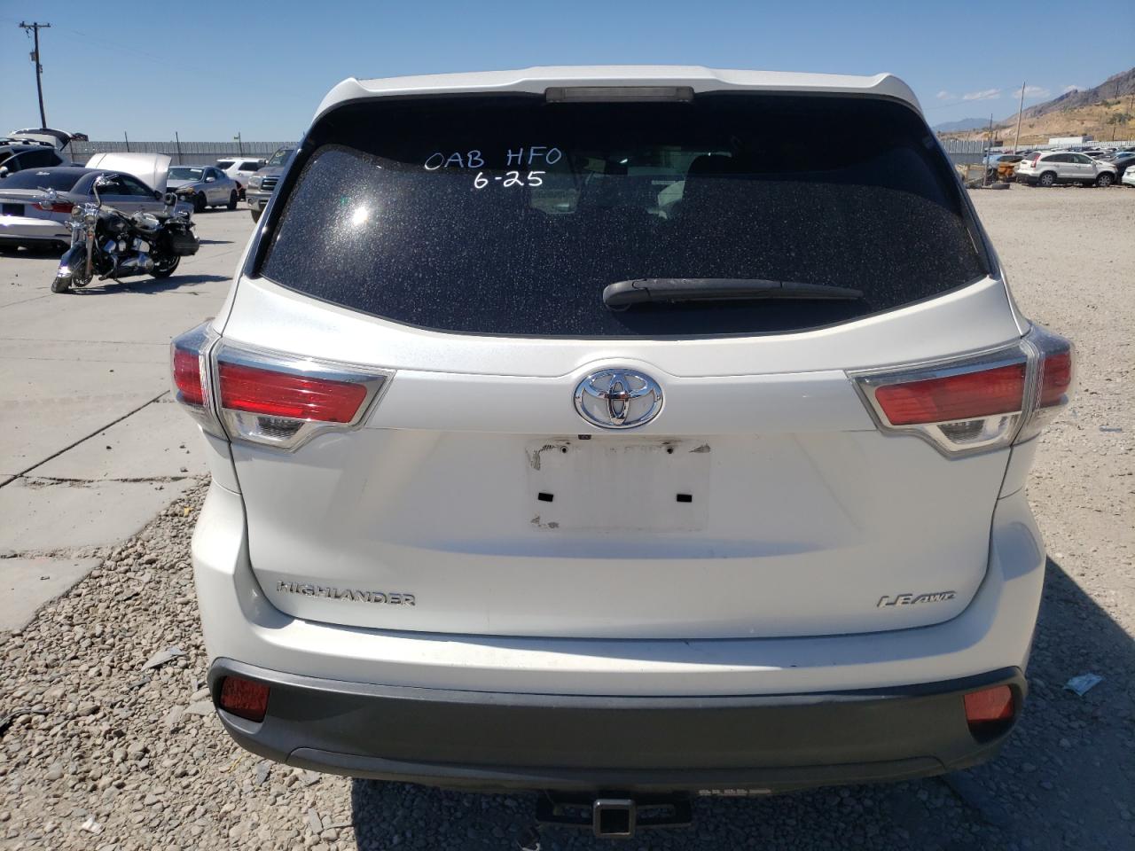 5TDBKRFH3ES052344 2014 Toyota Highlander Le