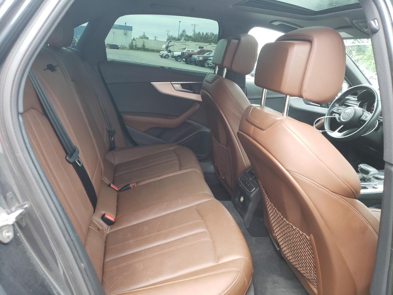 WAUFNAF49HN025583 2017 Audi A4 Prestige