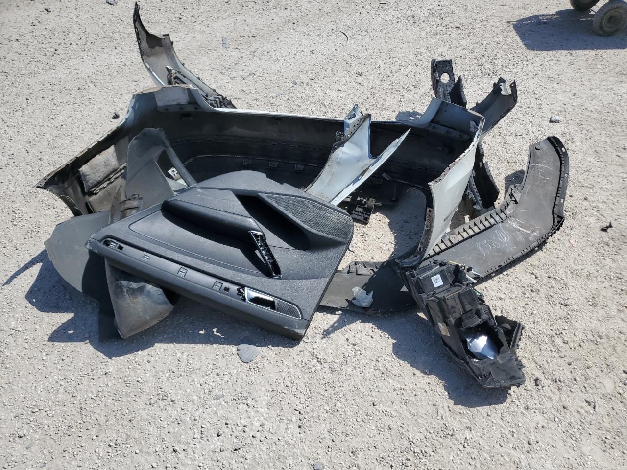 1VWBA7A33JC000630 2018 Volkswagen Passat Se