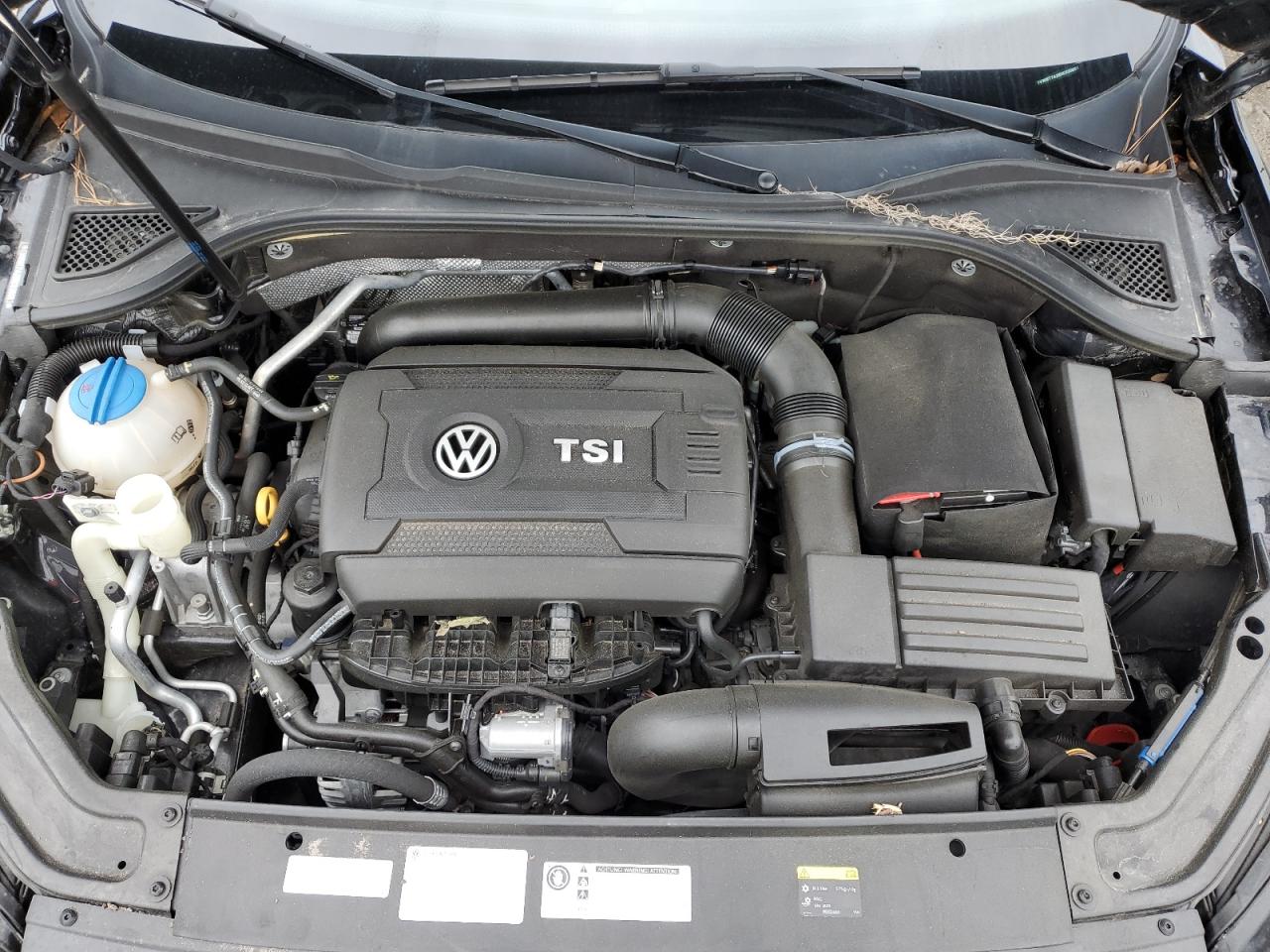 1VWBT7A38HC030601 2017 Volkswagen Passat Se