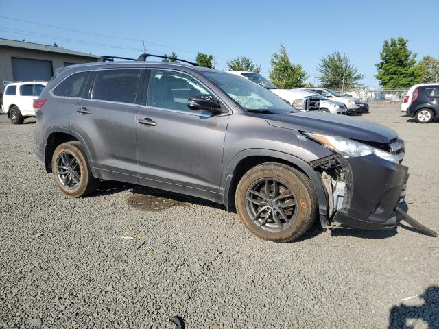 VIN 5TDJZRFH6JS529964 2018 Toyota Highlander, SE no.4