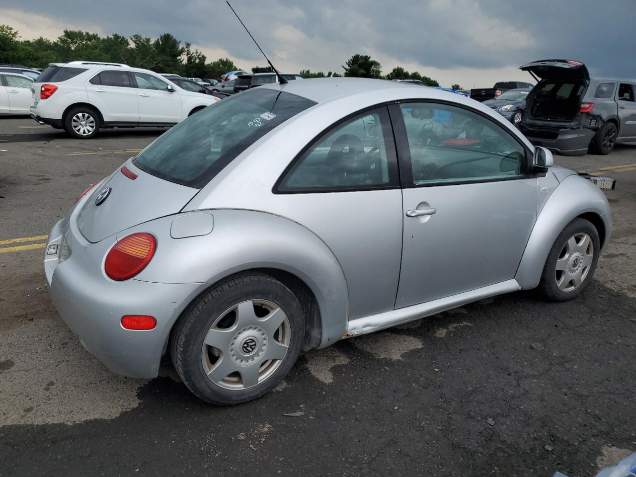 3VWCC21C4YM484737 2000 Volkswagen New Beetle Gls