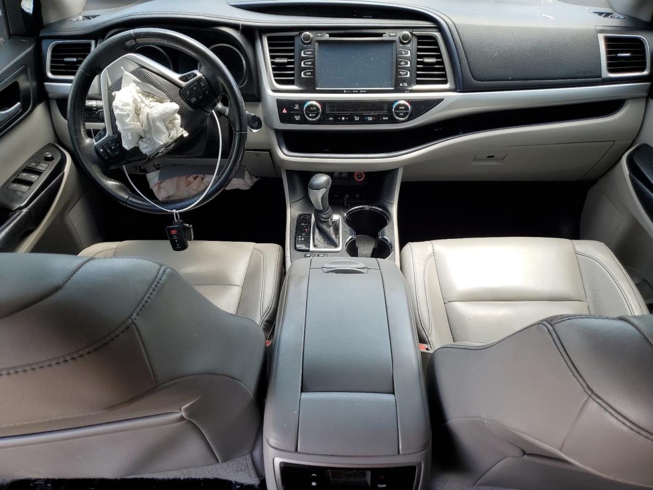 5TDJZRFH7HS521754 2017 Toyota Highlander Se