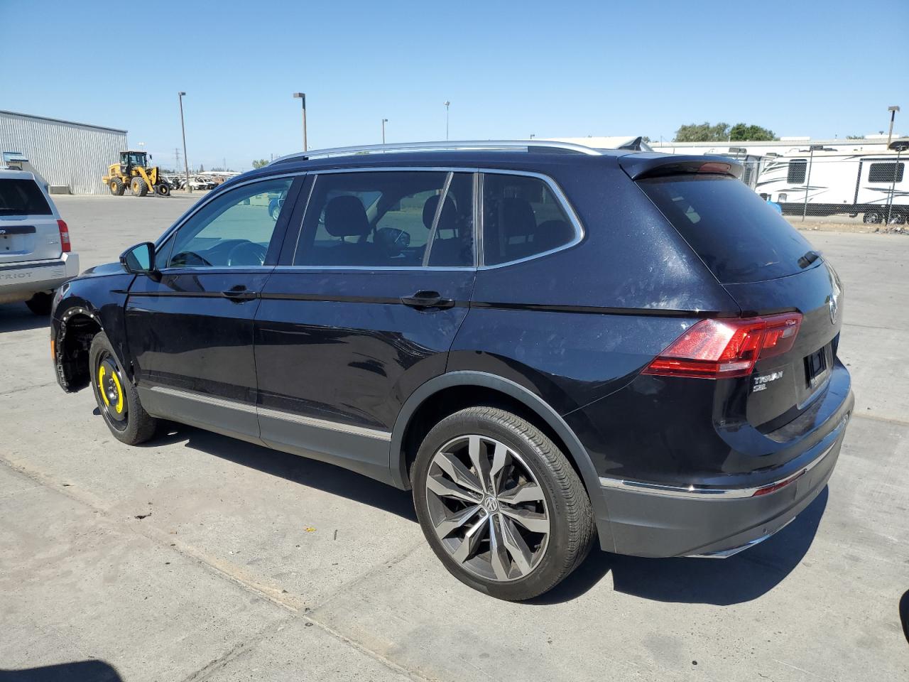 3VV5B7AX8JM003720 2018 Volkswagen Tiguan Sel Premium