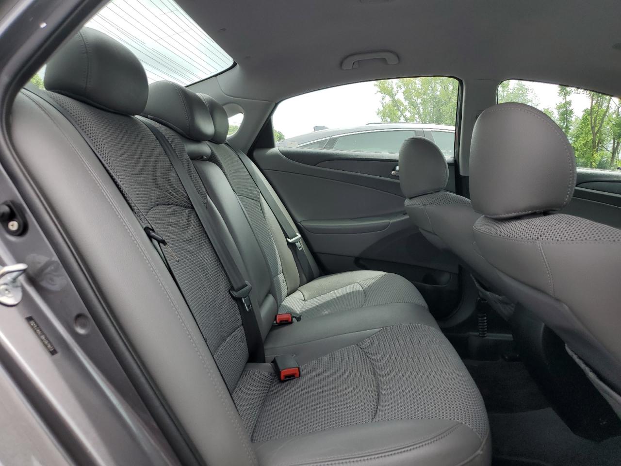 5NPEC4AC3BH262923 2011 Hyundai Sonata Se