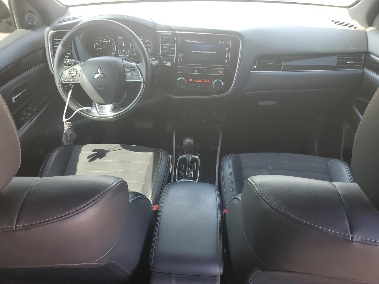 JA4AZ3A3XKJ000910 2019 Mitsubishi Outlander Se