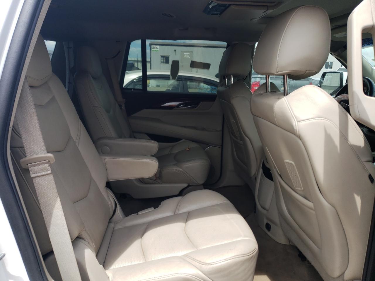 1GYS4CKJ2GR131340 2016 Cadillac Escalade Premium