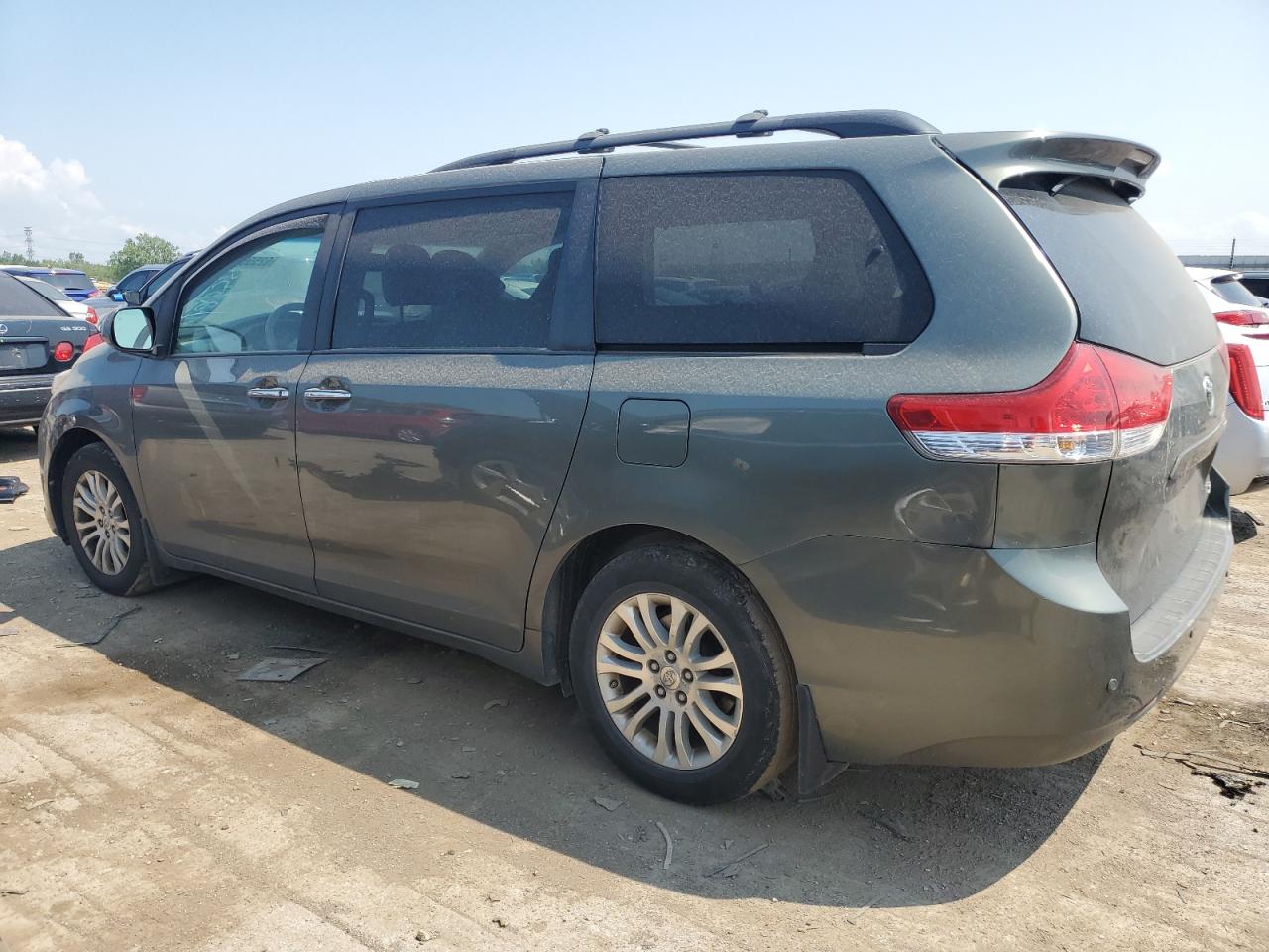 5TDYK3DC0DS402428 2013 Toyota Sienna Xle