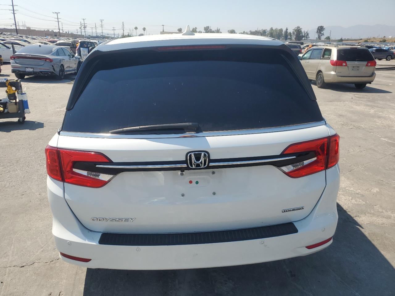 2022 Honda Odyssey Touring vin: 5FNRL6H83NB020988