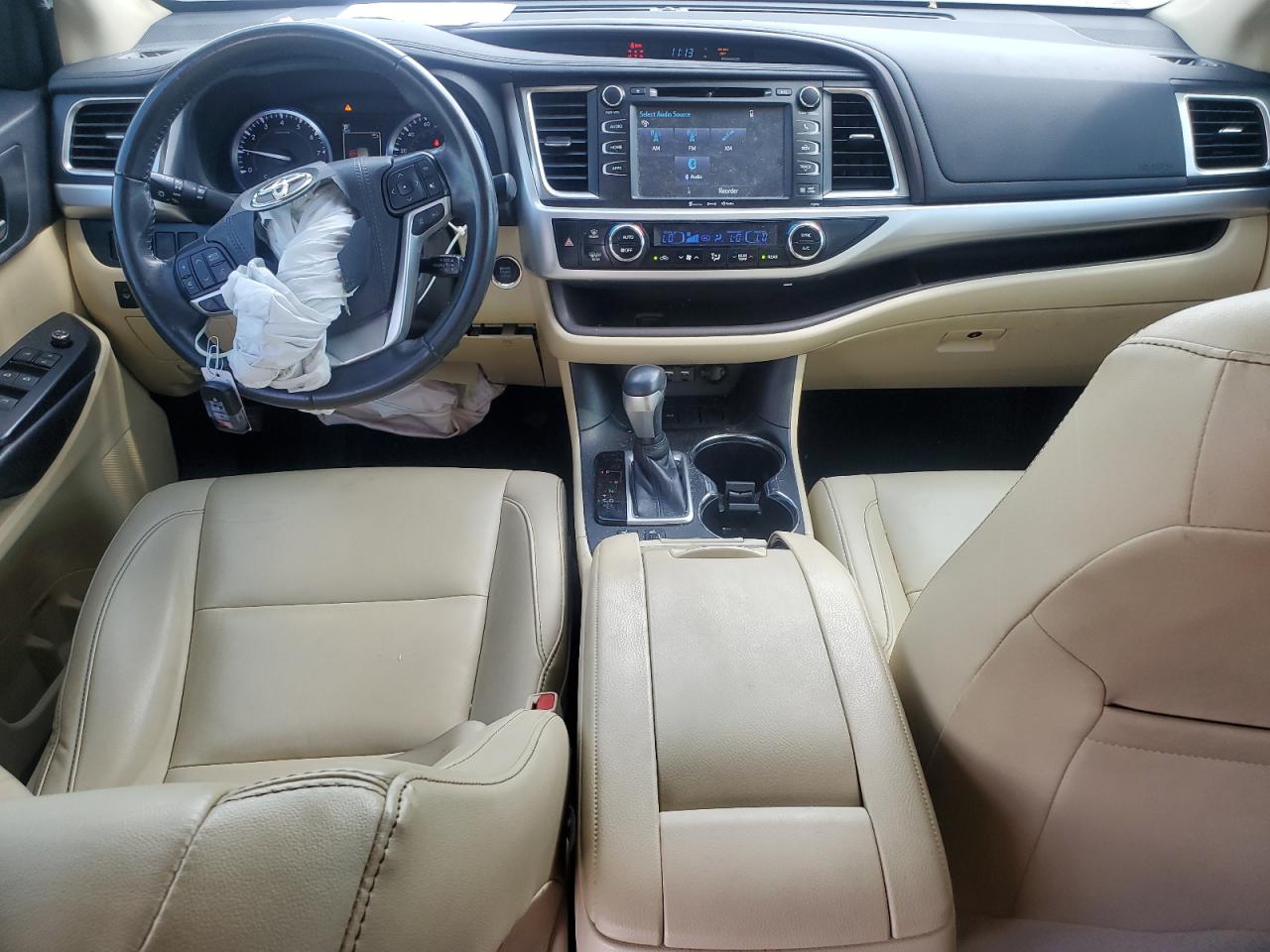 5TDKZRFH7KS351388 2019 Toyota Highlander Se