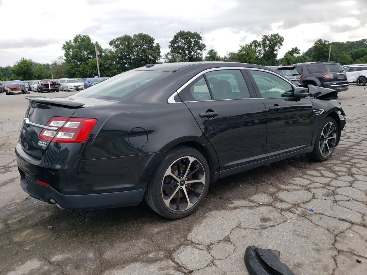 Lot #2699062873 2015 FORD TAURUS SHO