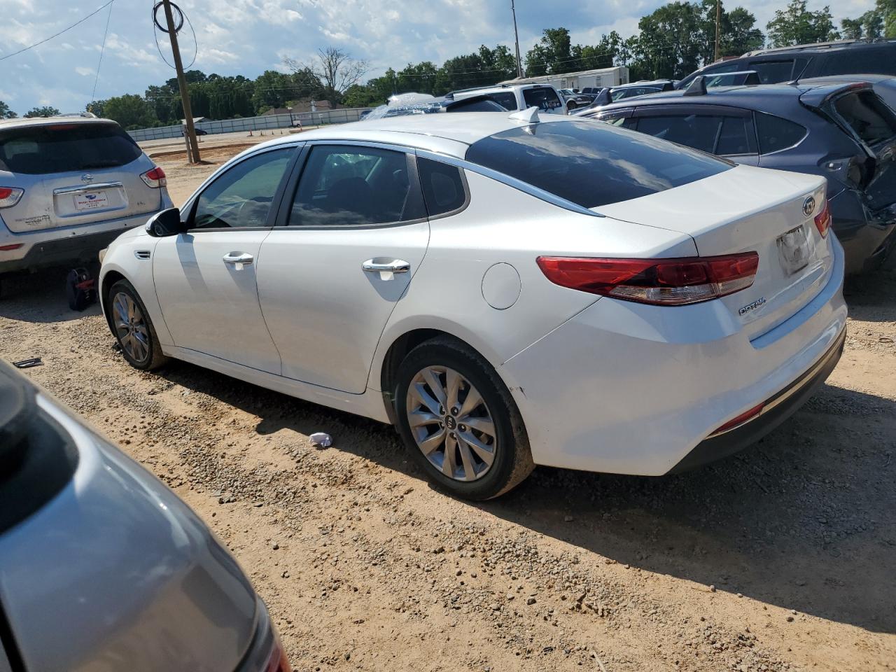 2017 Kia Optima Lx vin: 5XXGT4L34HG172917