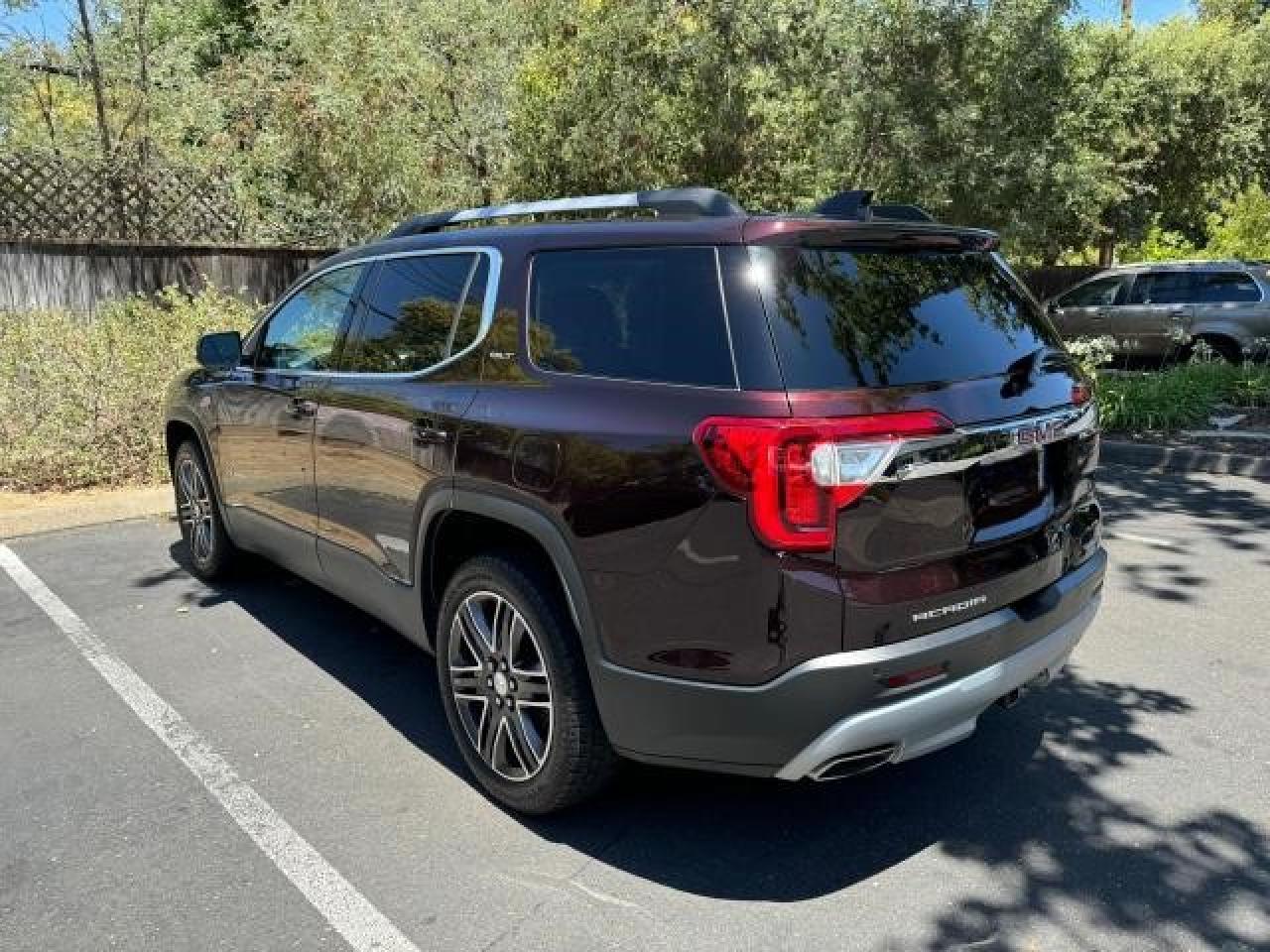 2020 GMC Acadia Slt vin: 1GKKNULS8LZ158220