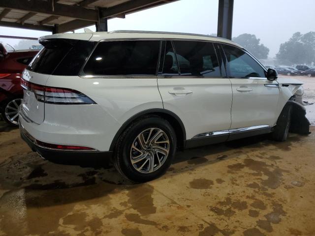 VIN 5LM5J6WC4PGL22609 2023 Lincoln Aviator no.3