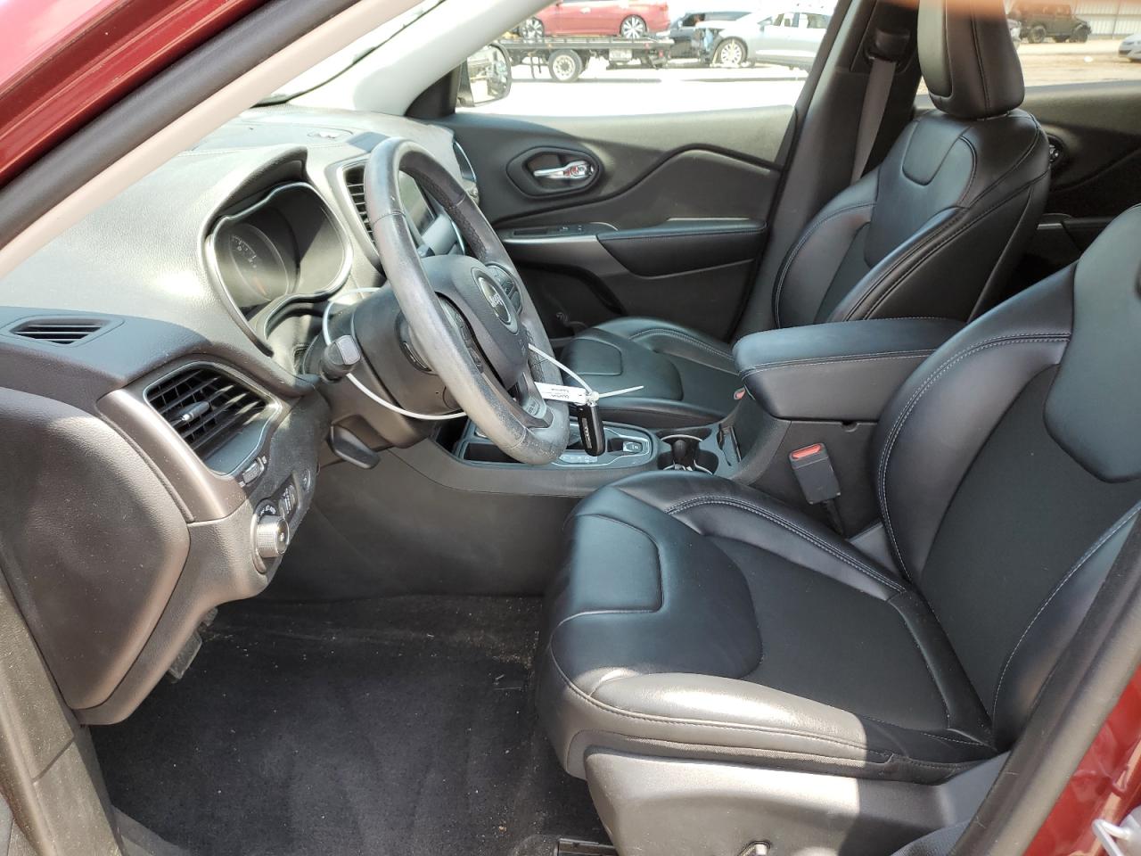 1C4PJLLBXKD160280 2019 Jeep Cherokee Latitude Plus