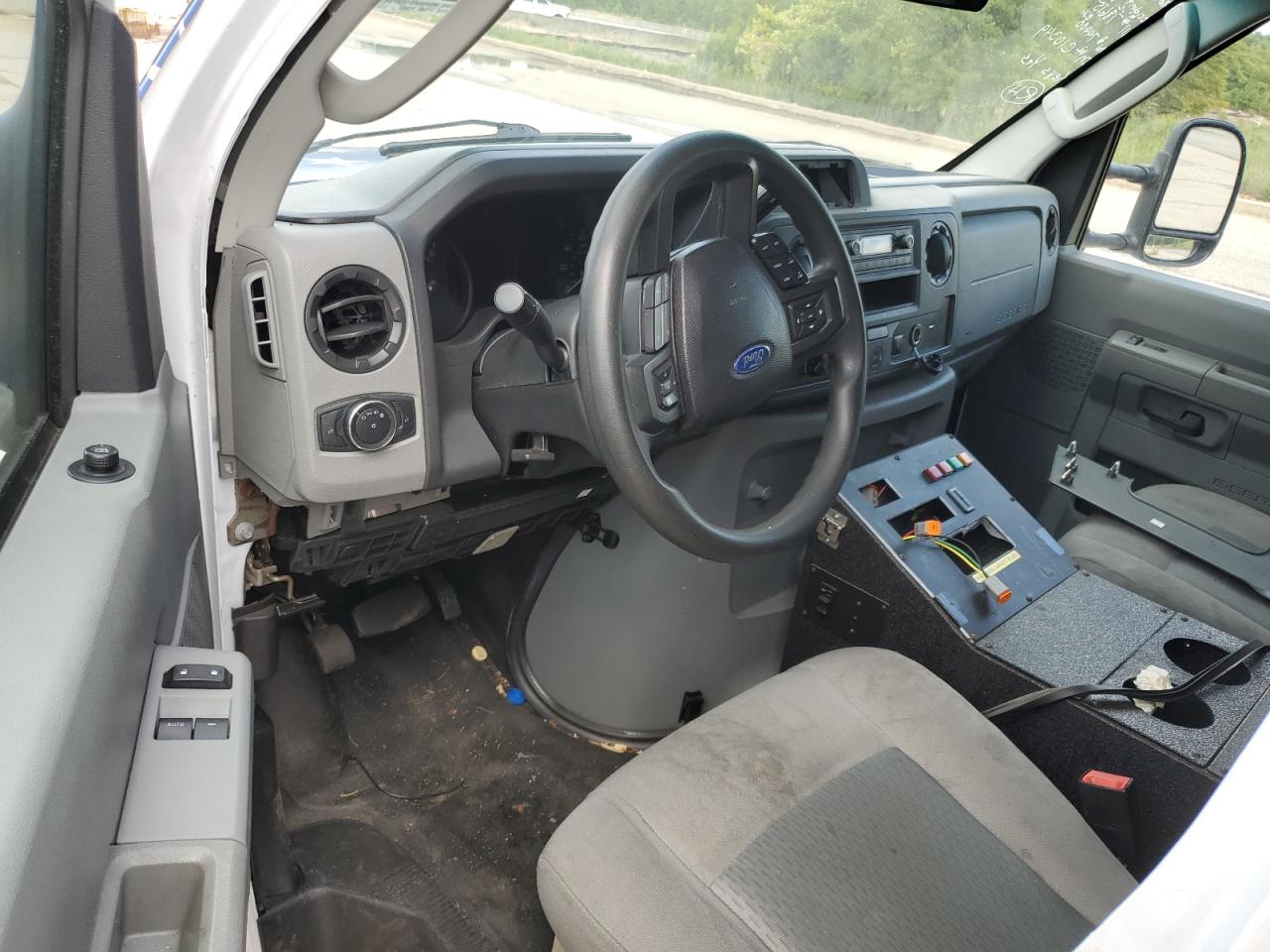 FORD ECONOLINE E350 SUPER DUTY CUTAWAY VAN