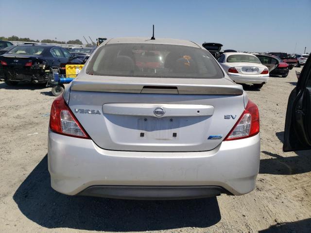 2015 Nissan Versa S VIN: 3N1CN7AP8FL806458 Lot: 61942464