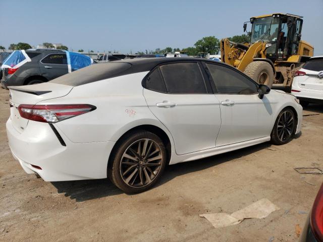 VIN 4T1B61HK5JU077665 2018 Toyota Camry, Xse no.3