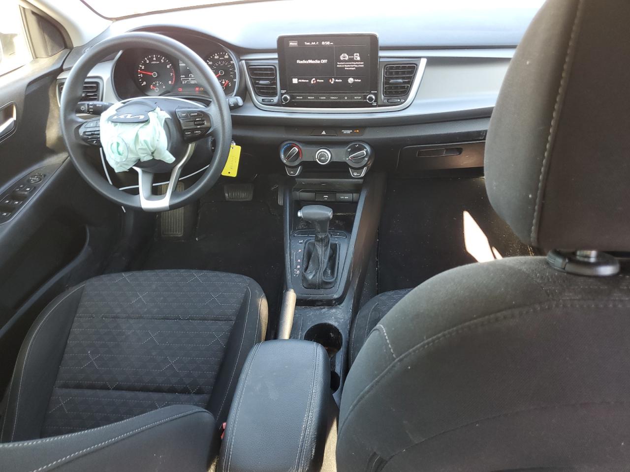 3KPA24AD8NE458553 2022 Kia Rio Lx