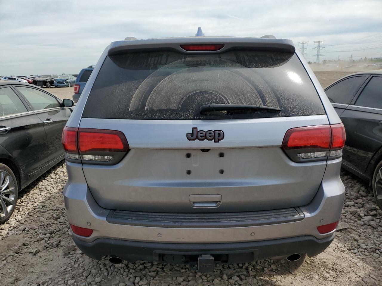 1C4RJFLG3HC946782 2017 Jeep Grand Cherokee Trailhawk