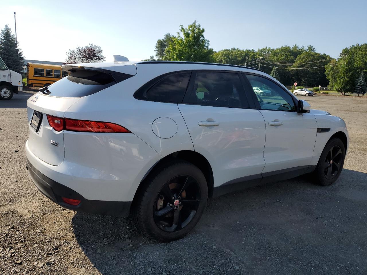 2017 Jaguar F-Pace Premium vin: SADCJ2BN6HA098556