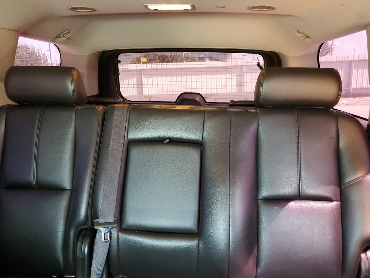 1GNMCBE39AR185838 2010 Chevrolet Tahoe C1500 Lt