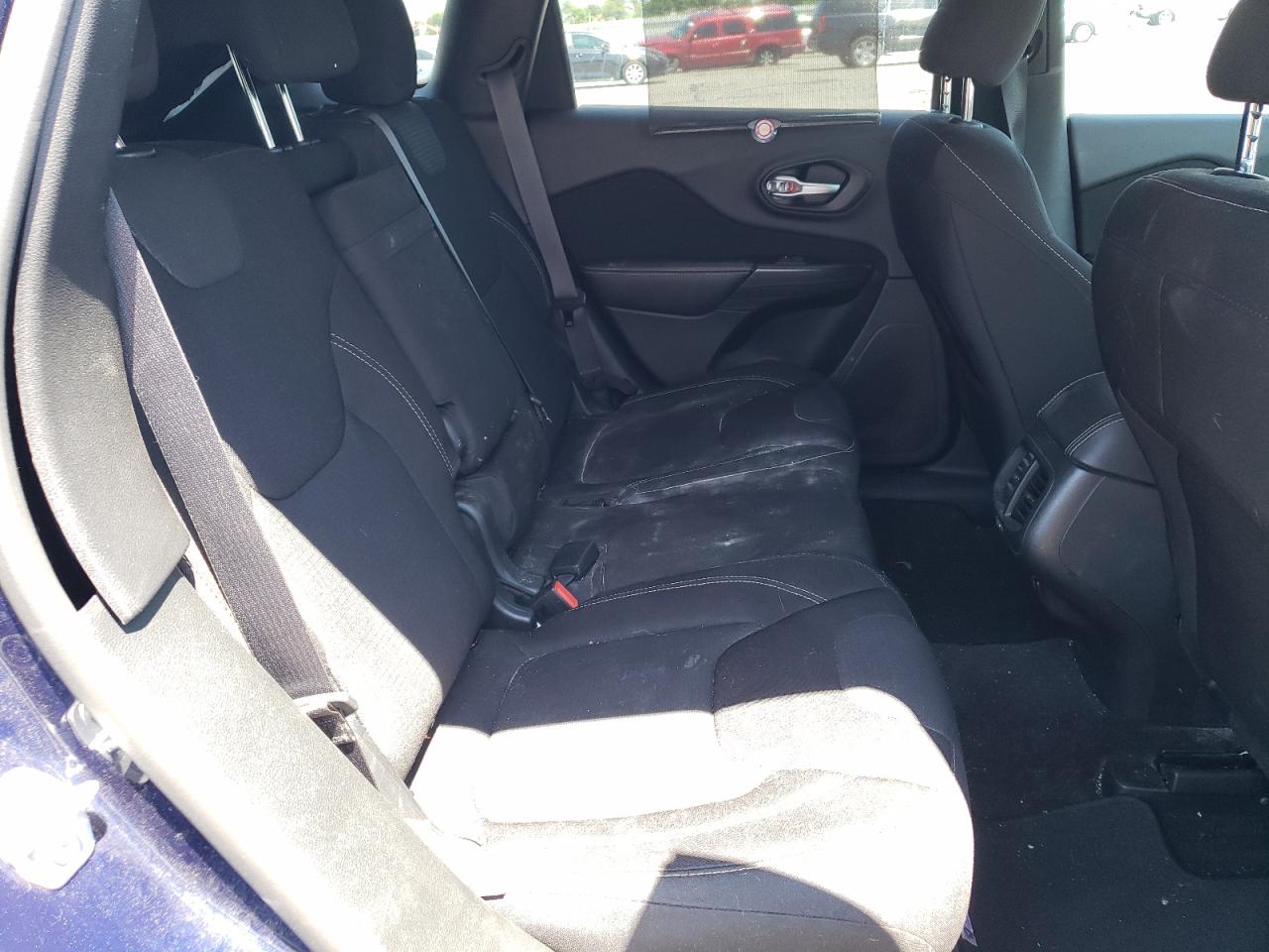 1C4PJLCB1GW297605 2016 Jeep Cherokee Latitude