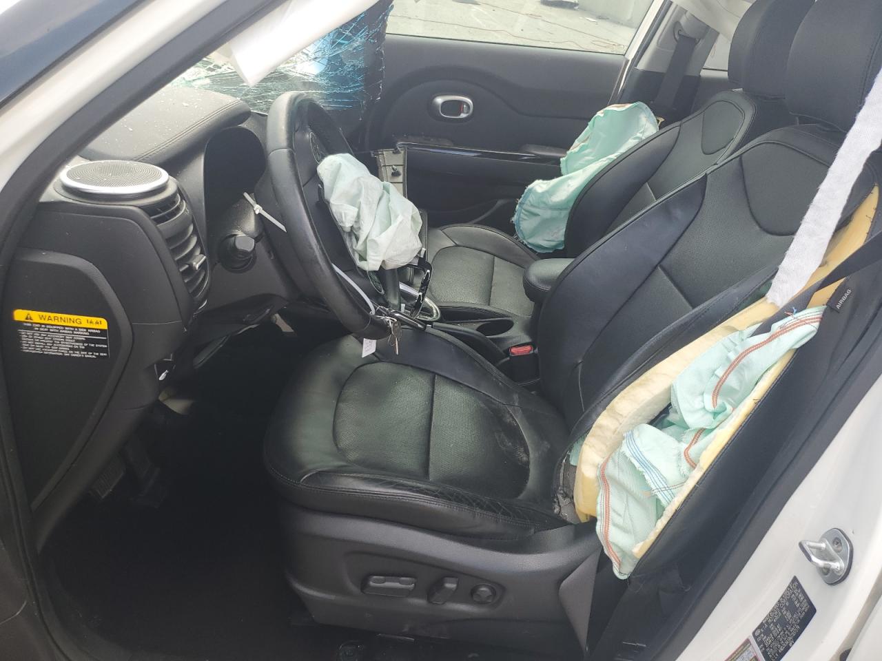 KNDJX3A59G7337179 2016 Kia Soul !