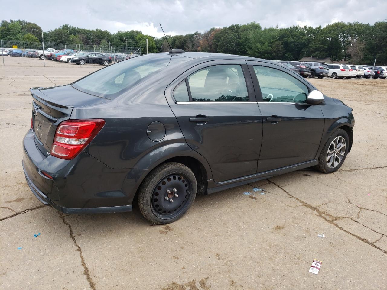 2018 Chevrolet Sonic Lt vin: 1G1JD5SB6J4117427