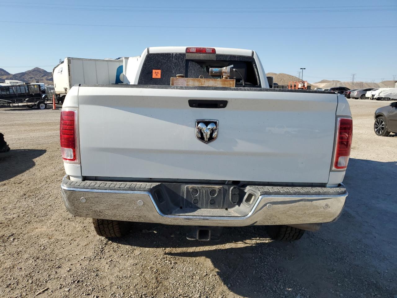 3C6UR5FL5JG217828 2018 Ram 2500 Laramie