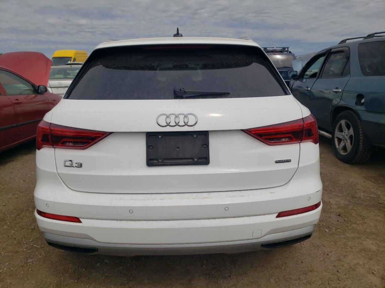 WA1BECF30K1067122 2019 Audi Q3 Premium Plus