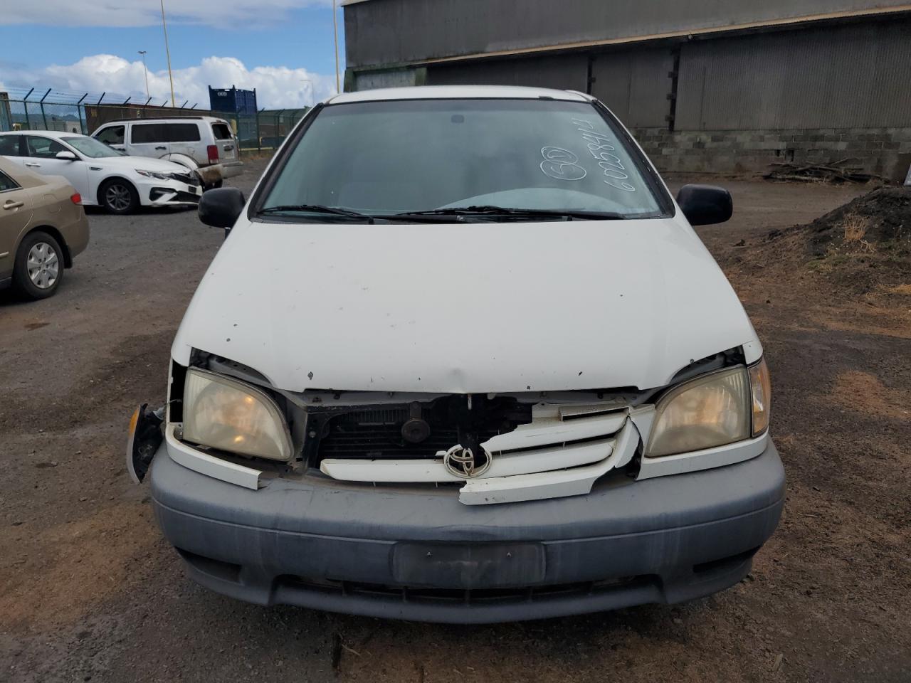 Lot #2821684803 2001 TOYOTA SIENNA CE