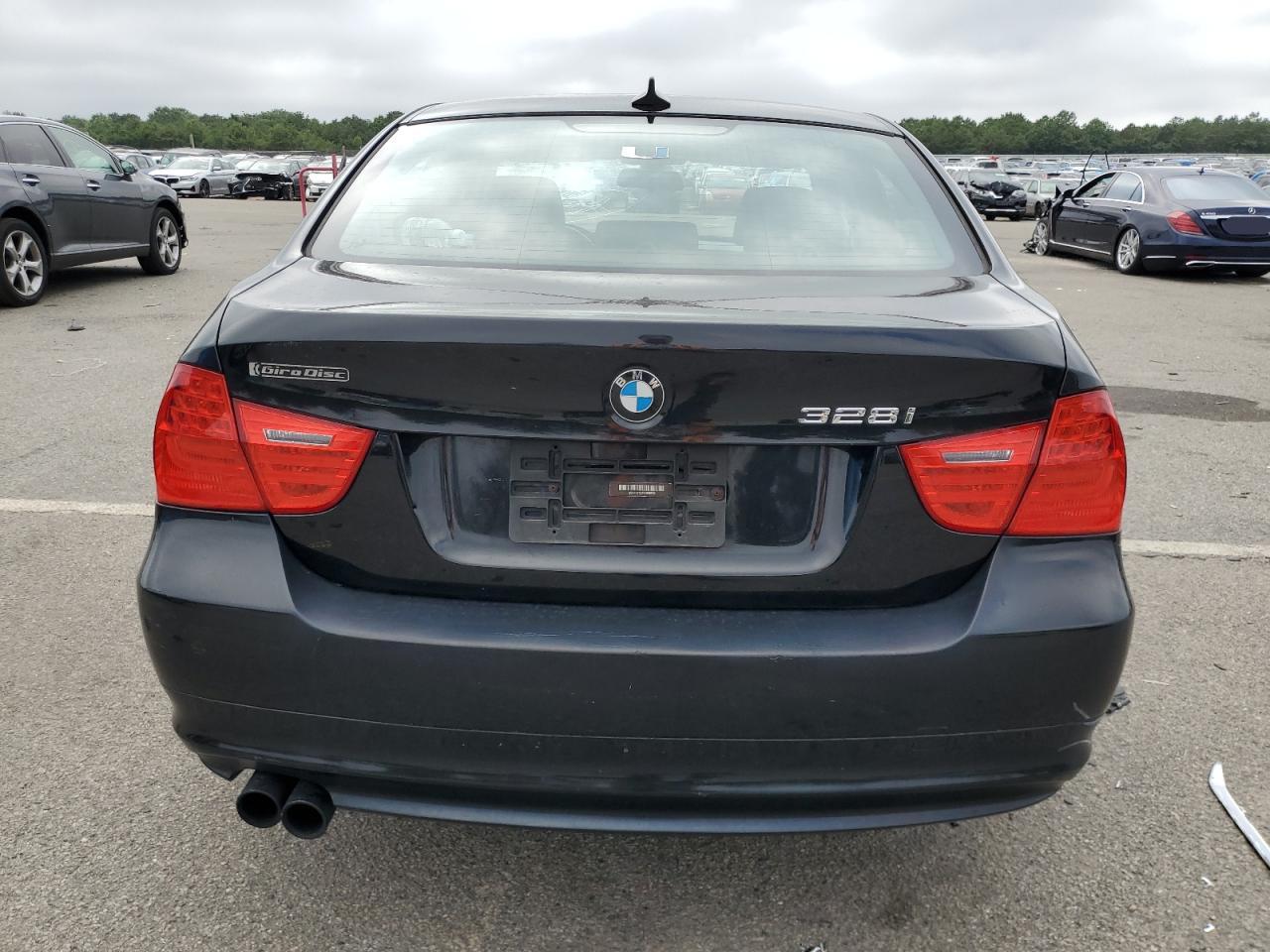 WBAPH7C58BE850906 2011 BMW 328 I