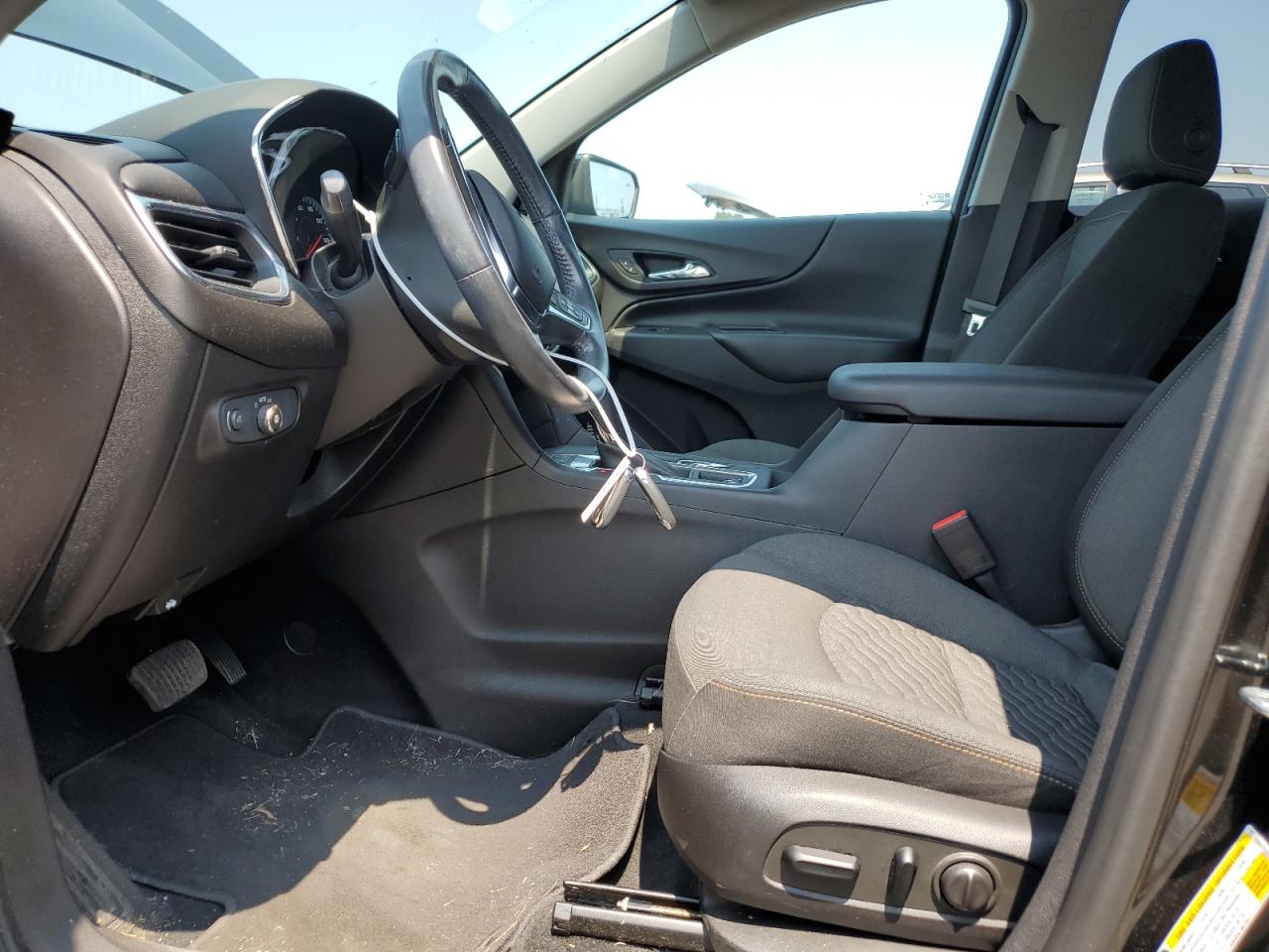 2GNAXTEX5J6172063 2018 Chevrolet Equinox Lt