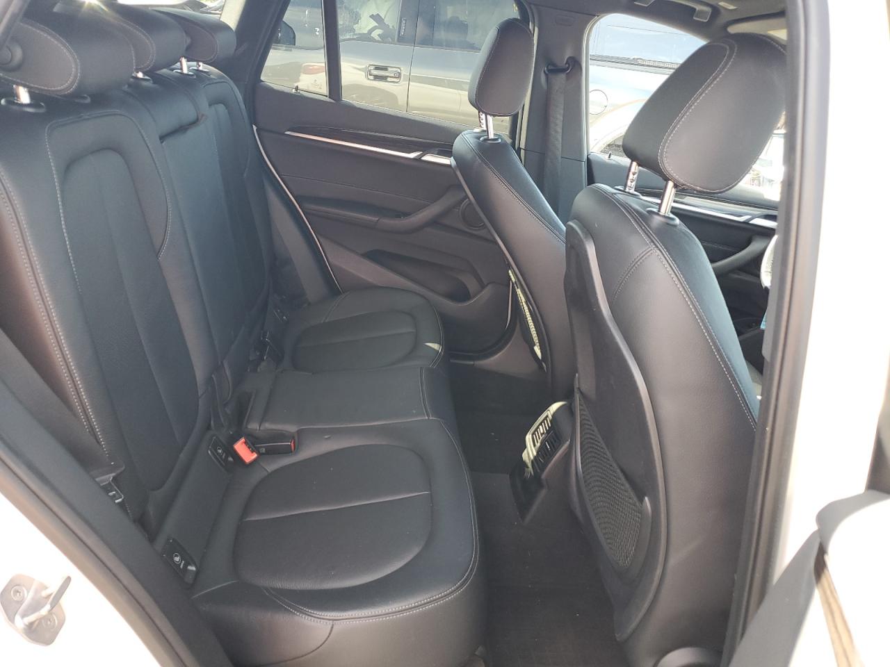 WBXHT3C30J5L32237 2018 BMW X1 xDrive28I