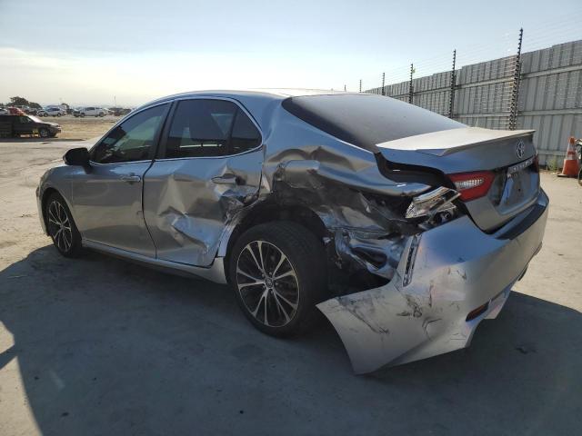 VIN 4T1B11HK5JU598979 2018 Toyota Camry, L no.2