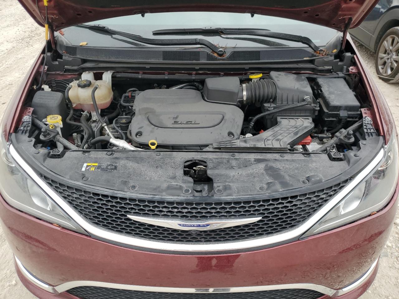 2C4RC1GG5KR615658 2019 Chrysler Pacifica Limited