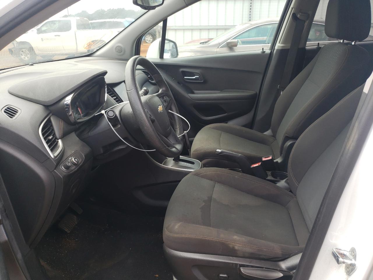 KL7CJKSB6MB349529 2021 Chevrolet Trax Ls