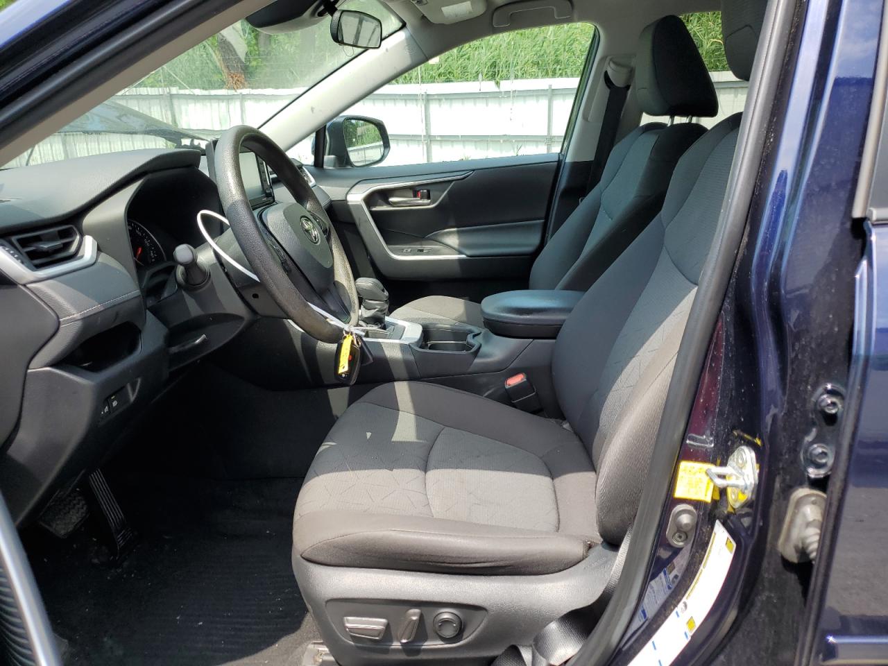 2T3P1RFVXMW247403 2021 Toyota Rav4 Xle