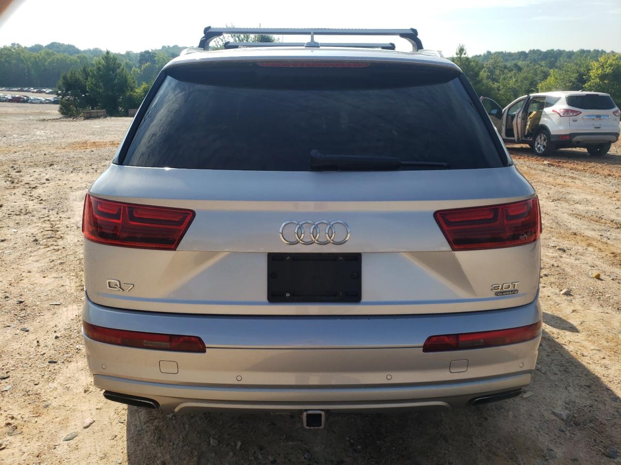 WA1LAAF73HD020102 2017 Audi Q7 Premium Plus