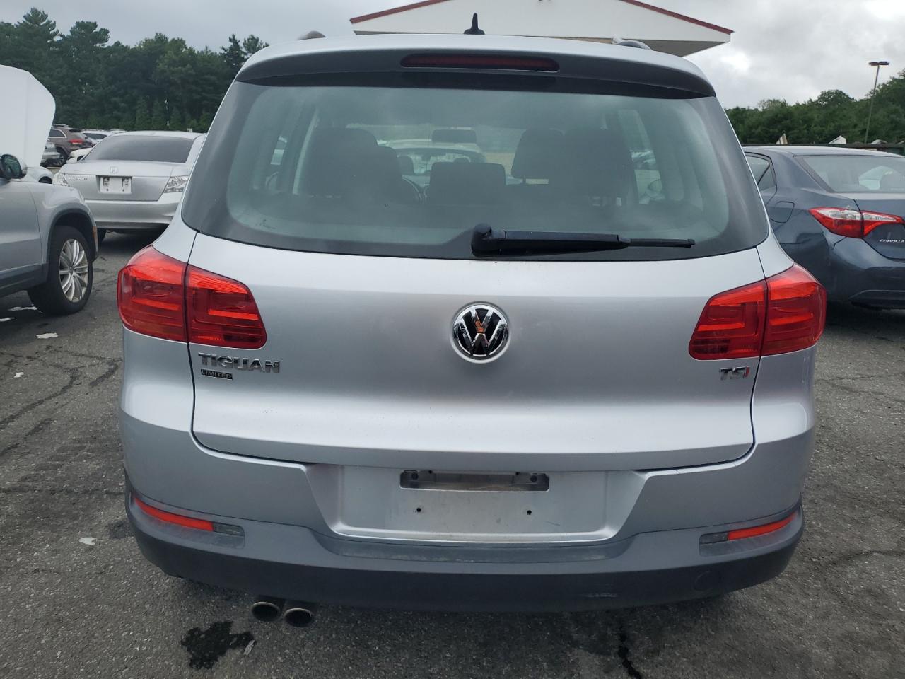 WVGAV7AX9JK002888 2018 Volkswagen Tiguan Limited