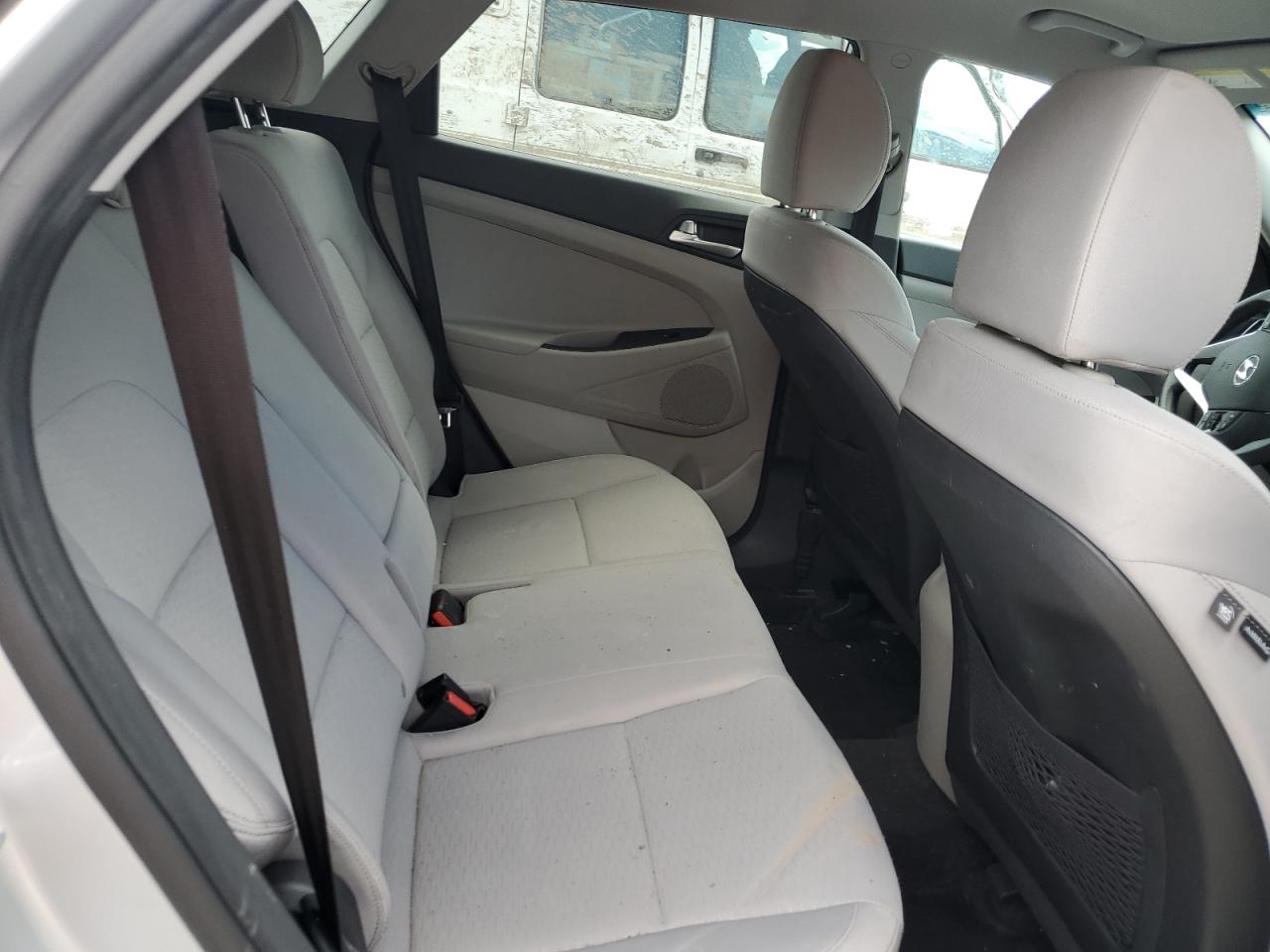 KM8J2CA42KU919927 2019 Hyundai Tucson Se