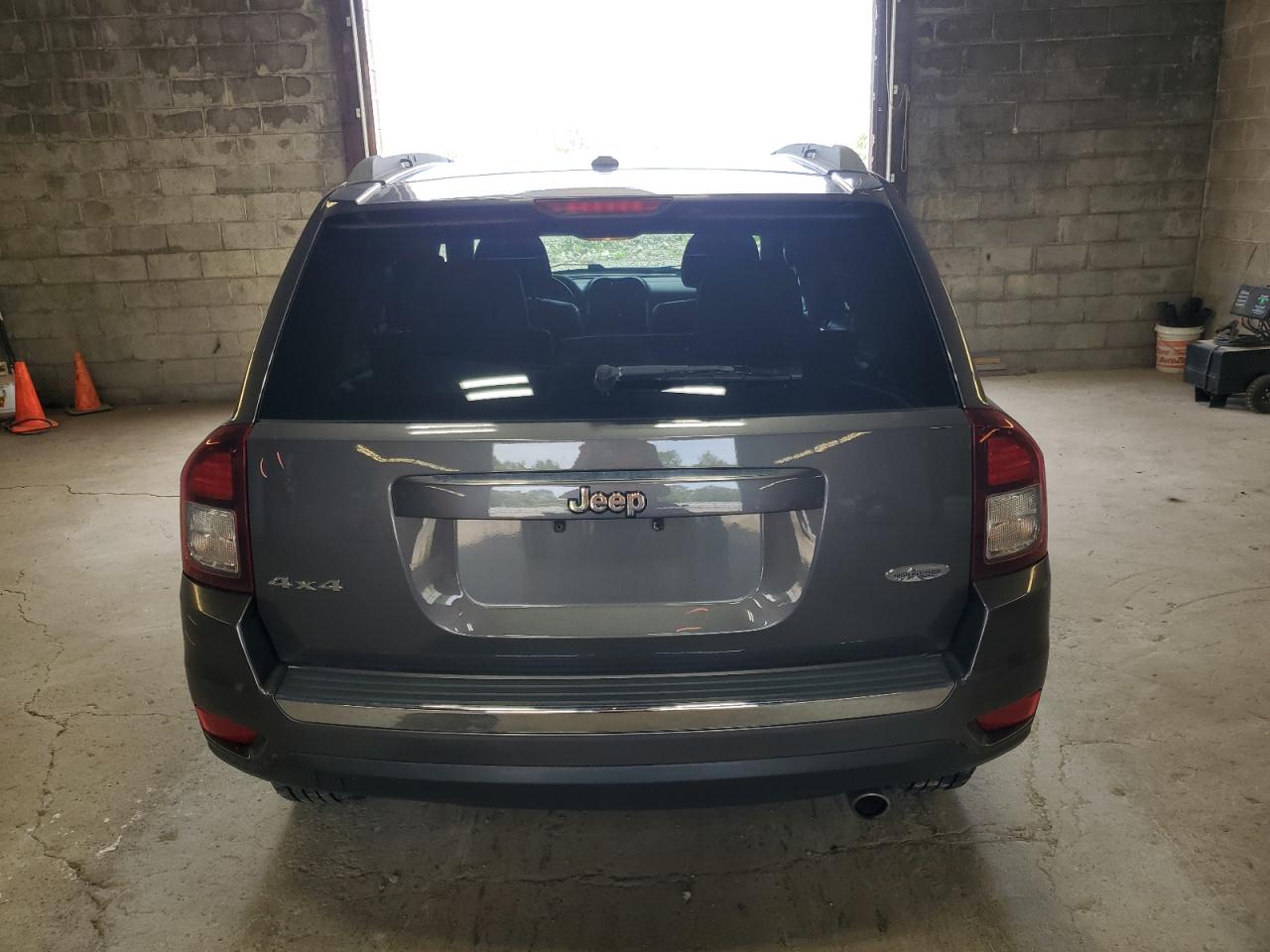 1C4NJDEB0GD776300 2016 Jeep Compass Latitude